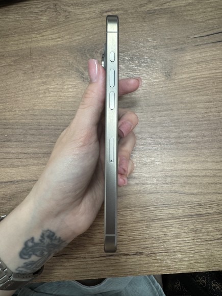 Apple iPhone 15 Pro Max 512Gb (358560152608353) У/Ц (Натуральный Титан)