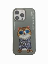 Чехол-накладка для iPhone 16 Nimmy серый кошечка с цепью