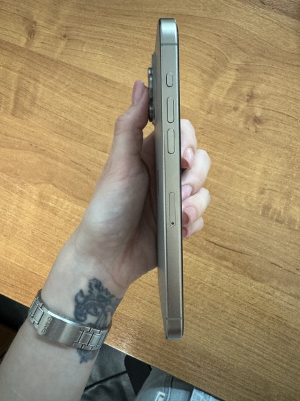 Apple iPhone 15 Pro Max 512Gb (354784329579867) Б/У (Натуральный Титан)