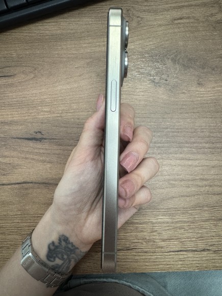 Apple iPhone 15 Pro Max 512Gb (354784329579867) Б/У (Натуральный Титан)