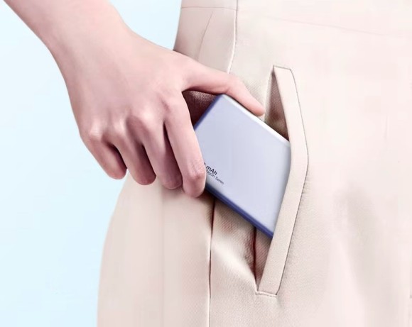 Аккумулятор тонкий Alpha 5000 mAh 22,5W толщина 0,86 см, Графитовый Аккумулятор тонкий Alpha 5000 mAh 22,5W толщина 0,86 см, Графитовый