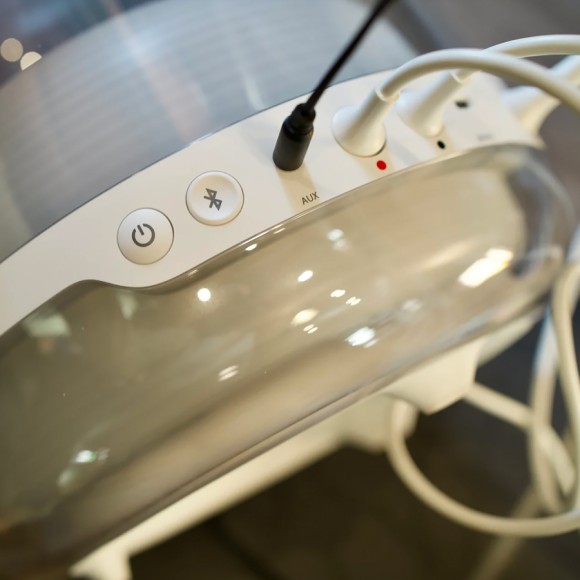 Портативная акустика Harman/Kardon Soundsticks 4 (белый) Портативная акустика Harman/Kardon Soundsticks 4 (белый)