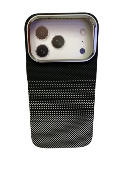 Чехол-накладка для iPhone 17 Pro Max FreeAir MagSafe черный в белую точку