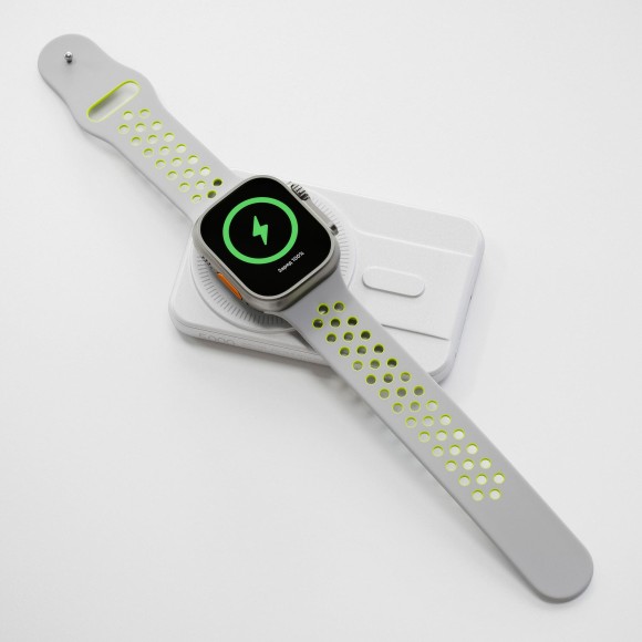 Аккумулятор Breaking P219 4 в 1 5000 mAh 20W Mag Safe белый