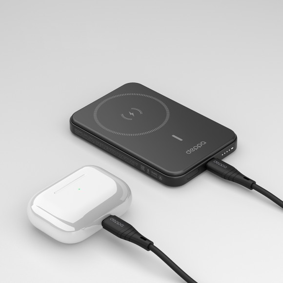 Аккумулятор Deppa MageSafe 5000 mAh 15Вт черный Аккумулятор Deppa MageSafe 5000 mAh 15Вт черный