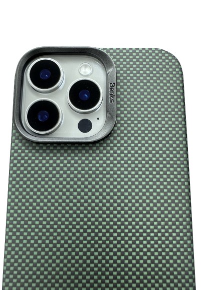 Чехол-накладка для iPhone 16 Pro  Benks Magnetic Kevlar fiber Green