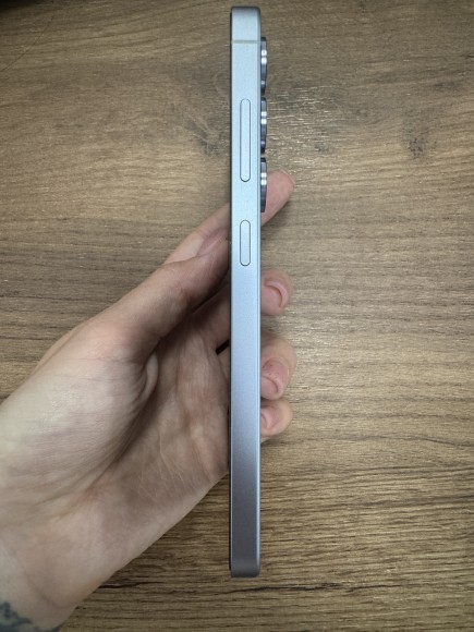 Смартфон Samsung SM-S931W Galaxy S25 12/128Gb (351558503456453) У\Ц (Icy blue)