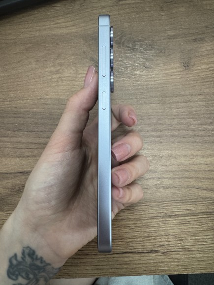 Смартфон Samsung SM-S931W Galaxy S25 12/128Gb (351558503456453) У\Ц (Icy blue)