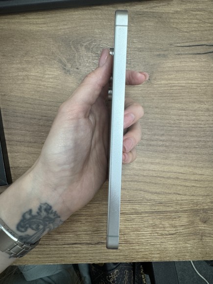 Смартфон Samsung SM-S721B Galaxy S24 FE 5G 8/256GB (353302722363895) Б\У (Серый)