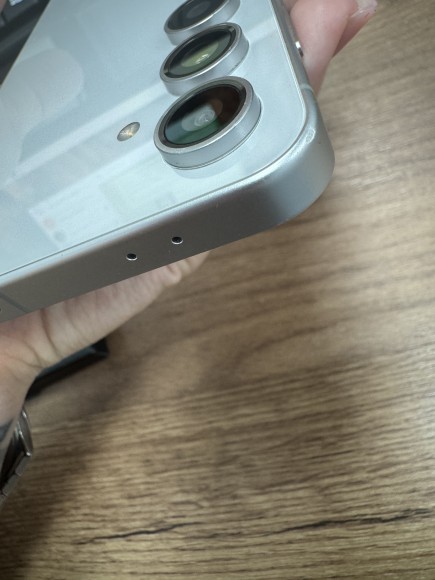 Смартфон Samsung SM-S721B Galaxy S24 FE 5G 8/256GB (353302722363895) Б\У (Серый)