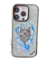 Чехол-накладка для iPhone 15 Pro Max  Nimmy белый тигр