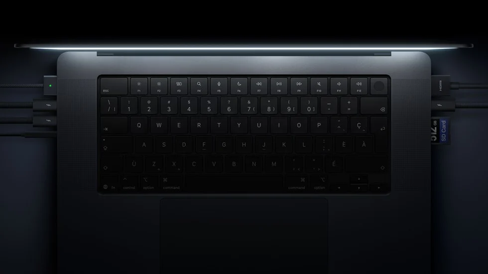 Клавиатура и разъёмы MacBook Pro с PROLED XDR